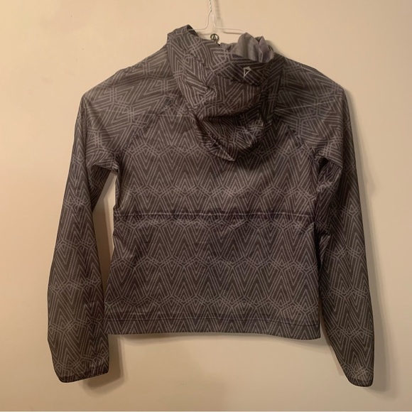Lululemon Kids Ivivva Grey Black Lightweight Jacket Grey 10 - Picture 2 of 8